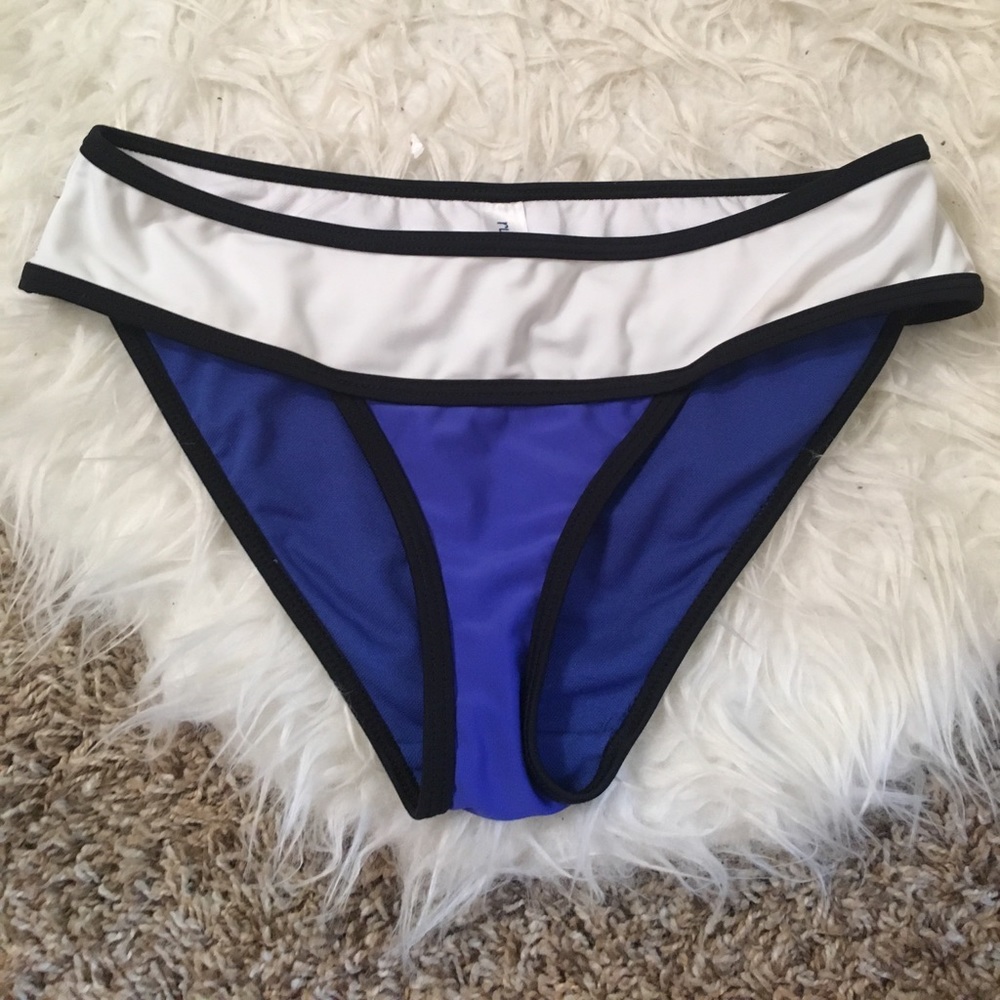 Xs swim bottom